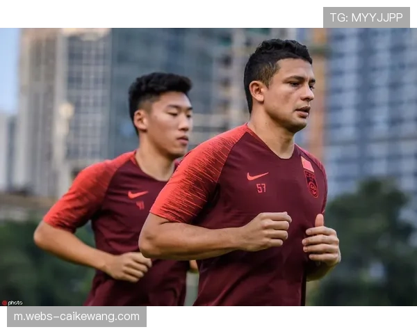 哈滕:教练通过一分钟倒计时训练战术执行与反应速度 哈滕:教练通过一分钟倒计时训练战术执行与反应速度